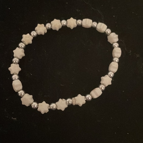 7” white & silver beaded stackable stretch beaded bracelet with 36 beads - Picture 2 of 10